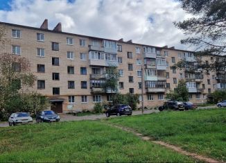 Продажа двухкомнатной квартиры, 41.5 м2, Бокситогорск, Южная улица, 15к2