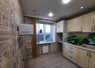 Продается 3-комнатная квартира, 49.5 м2, Курган, Чернореченская улица, 101