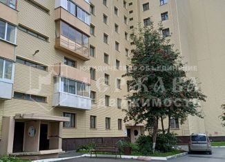 Продажа трехкомнатной квартиры, 65 м2, Кемерово, Заводский район, улица Дружбы, 1