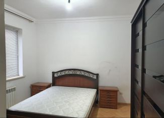 Сдача в аренду 5-ком. квартиры, 80 м2, Махачкала, улица Хачалова, 14, Советский район