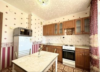 Сдается 2-комнатная квартира, 60 м2, Казань, Чистопольская улица, 7