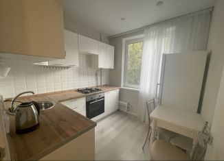 Двухкомнатная квартира в аренду, 50 м2, Москва, Винницкая улица, 3