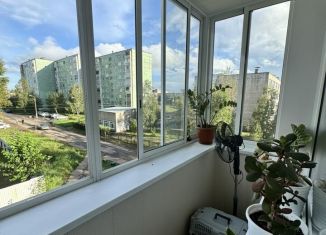 Продаю четырехкомнатную квартиру, 61 м2, Братск, улица Крупской, 22