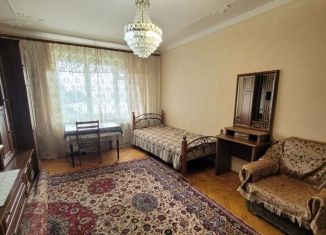 Сдам трехкомнатную квартиру, 75 м2, Кабардино-Балкариия, улица Пачева, 75