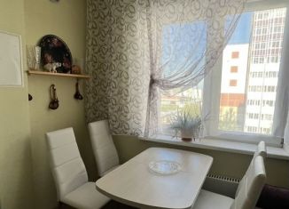 Продам 2-комнатную квартиру, 55 м2, Омск, 21-я Амурская улица, 37