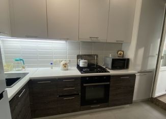 Сдается в аренду однокомнатная квартира, 38 м2, Чебоксары, улица Академика РАН Х.М. Миначева, 11к1