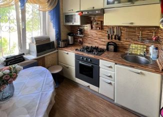 Продам 2-ком. квартиру, 45 м2, Батайск, Индустриальная улица, 1Б