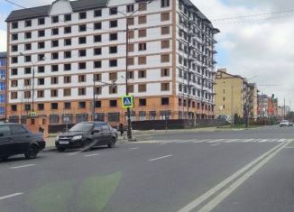 Продам 3-ком. квартиру, 102 м2, Ингушетия, улица Саида Чахкиева, 40/2