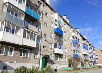 Продам трехкомнатную квартиру, 47.9 м2, поселок городского типа Новый Городок, Киевская улица, 49