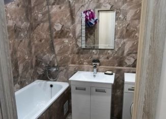 Сдача в аренду 1-ком. квартиры, 40.7 м2, деревня Голубое, Сургутский проезд, 1к1