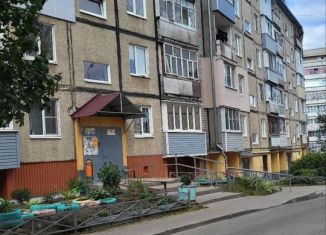 Продаю трехкомнатную квартиру, 64 м2, Тутаев, Комсомольская улица, 64