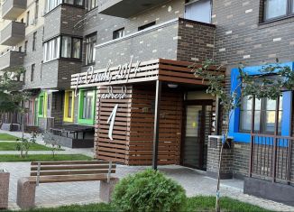 Продам двухкомнатную квартиру, 60.2 м2, Ростовская область, улица Оганова, 20с1