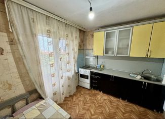 Продаю трехкомнатную квартиру, 75 м2, Дагестан, улица Абдулхамида Юсупова