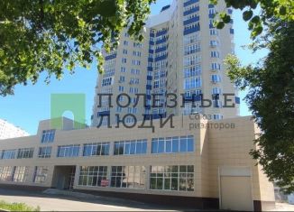 Продажа трехкомнатной квартиры, 107.2 м2, Орёл, площадь Поликарпова, 20