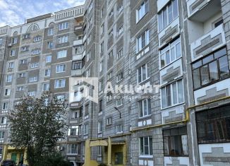 Сдам в аренду 2-ком. квартиру, 54 м2, Кохма, Владимирская улица, 33