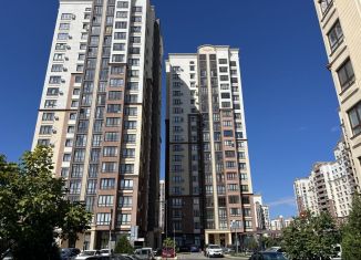 Продаю трехкомнатную квартиру, 87 м2, село Мирное, улица Крымской Весны, 1к7