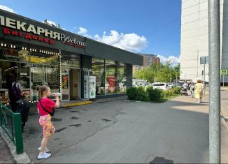 Сдам в аренду торговую площадь, 12 м2, Москва, Дегунинская улица, 17, метро Яхромская