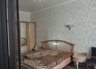 Продается двухкомнатная квартира, 55 м2, Армавир, улица Мира, 49