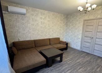 Аренда двухкомнатной квартиры, 58 м2, Челябинск, улица Блюхера, 11В