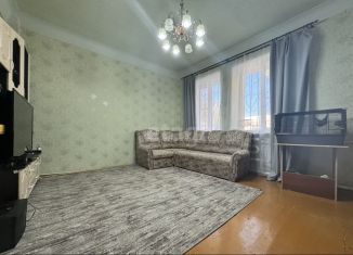 Продается 3-ком. квартира, 63.8 м2, посёлок городского типа Верхнеднепровский, Молодёжная улица, 4