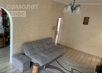 Продаю 3-ком. квартиру, 56.1 м2, Ставрополь, улица Михаила Морозова, 14