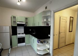 Сдача в аренду 1-ком. квартиры, 35 м2, Москва, улица Александры Монаховой, 96к2