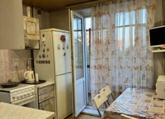 Двухкомнатная квартира в аренду, 38 м2, Москва, улица Удальцова, 65Б, метро Проспект Вернадского