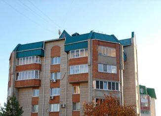 Продается 3-комнатная квартира, 82 м2, Стерлитамак, улица Гоголя, 2В