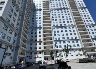 Продается 2-комнатная квартира, 75 м2, Грозный, улица Сайпуддина Ш. Лорсанова, 11А