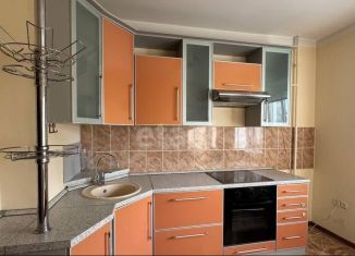 Продажа 1-ком. квартиры, 40 м2, Серпухов, улица Химиков, 8