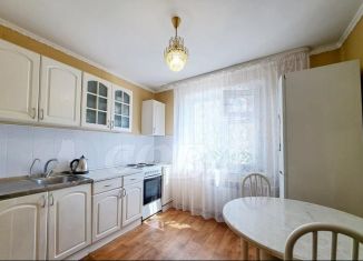 Продажа 2-ком. квартиры, 50 м2, Тюмень, Ямская улица, 73к2