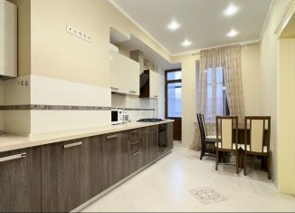 3-комнатная квартира в аренду, 100 м2, Казань, улица Галактионова, 6, ЖК Royce House