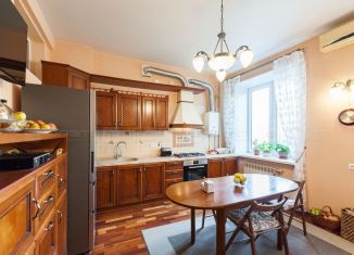 Продам 3-комнатную квартиру, 96.6 м2, Казань, Вахитовский район, улица Жуковского, 28А