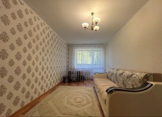 Продается трехкомнатная квартира, 59 м2, Азнакаево, улица Гагарина, 5