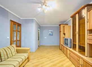 Продаю 3-ком. квартиру, 67 м2, Краснодар, Симферопольская улица, 18