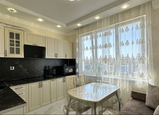 Продается 2-ком. квартира, 40 м2, Сочи, улица Гастелло, 27к1, микрорайон Голубые Дали