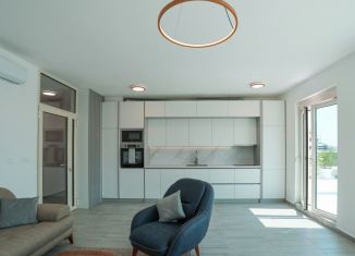 Продаю однокомнатную квартиру, 32 м2, посёлок городского типа Сириус, бульвар Надежд, 4/2