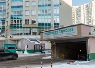 Продается машиноместо, 13 м2, Екатеринбург, метро Динамо, улица Бажова, 68