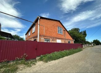 Продаю дом, 235 м2, Лабинск, улица Тимирязева, 1