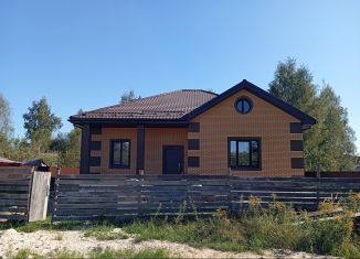 Продается дом, 116 м2, посёлок городского типа Радица-Крыловка, улица Энтузиастов, 12