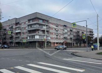Продам 3-комнатную квартиру, 56.4 м2, Калининград, площадь Калинина, 21