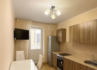 Продаю 4-комнатную квартиру, 99.2 м2, Набережные Челны, улица Виктора Полякова, 20Г