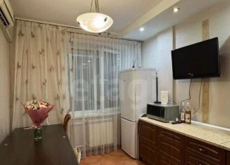 Сдается двухкомнатная квартира, 102 м2, Новосибирск, улица Галущака, 2, метро Заельцовская