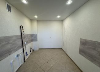 Сдаю 2-ком. квартиру, 72 м2, Тверь, улица Зинаиды Коноплянниковой, 85