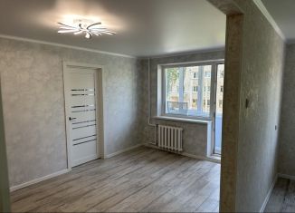 Продаю 2-ком. квартиру, 46 м2, Салават, улица Островского, 37