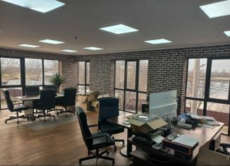 Сдается в аренду помещение свободного назначения, 369.9 м2, Краснодар, улица Фурманова, 2/1