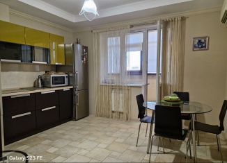 Сдам в аренду двухкомнатную квартиру, 87 м2, Сочи, Виноградная улица, 2/3