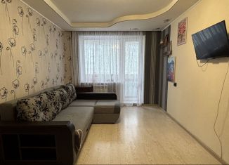 Сдам 3-комнатную квартиру, 72 м2, Кингисепп, Большая Советская улица, 32