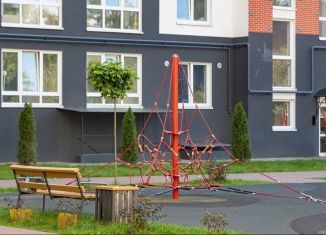 Продаю 2-комнатную квартиру, 52.3 м2, Калининград