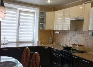 Продам 2-ком. квартиру, 70 м2, Лиски, улица Свердлова, 86